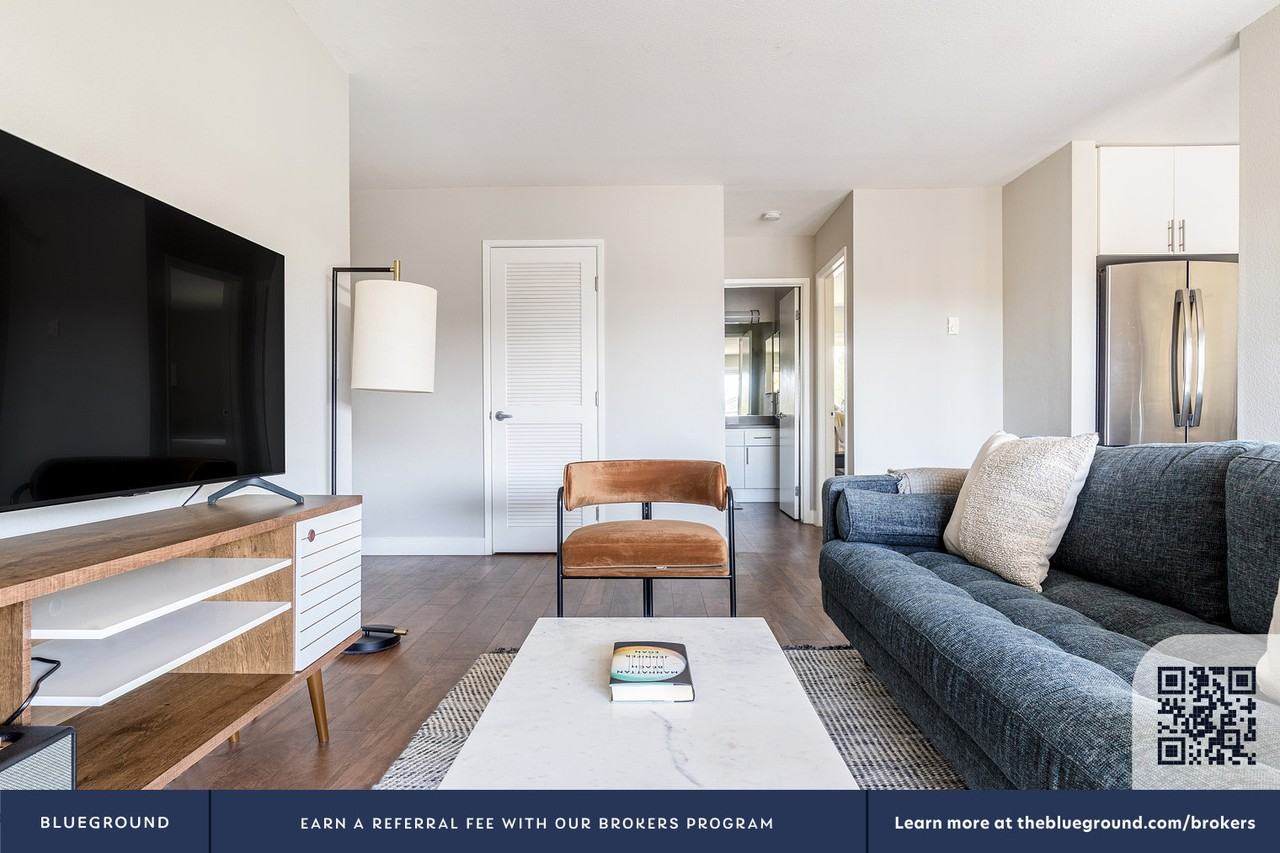 707 Bounty Dr #593 - Photo 4 of 30