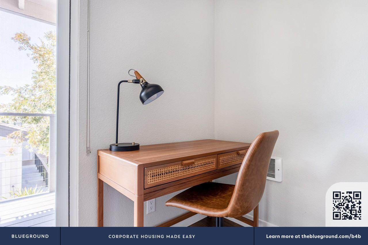 707 Bounty Dr #593 - Photo 5 of 30