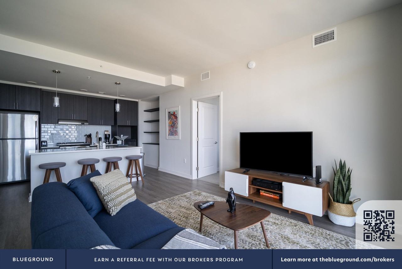 7480 Birdwood Avenue - Photo 5 of 35