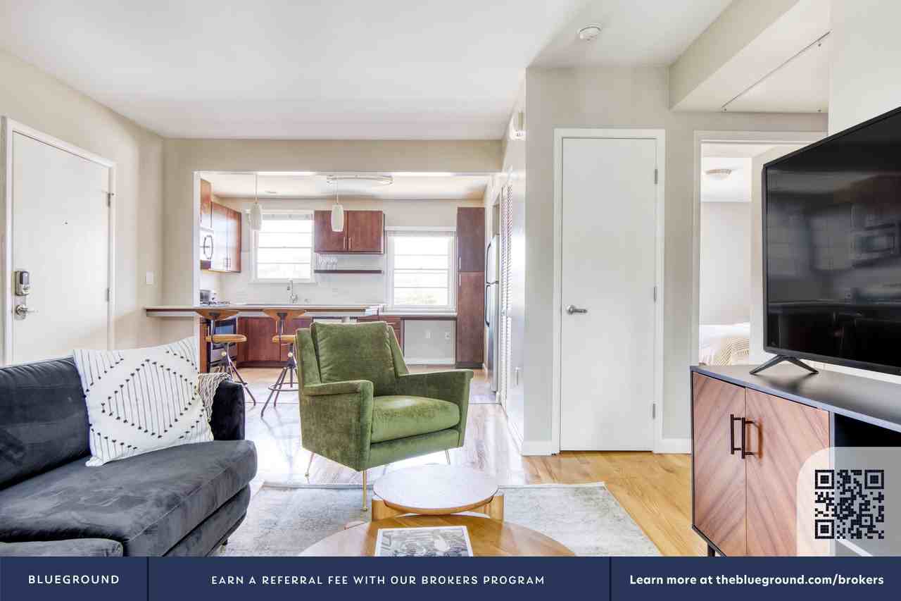 1067 Elkgrove Ave #494 - Photo 5 of 27