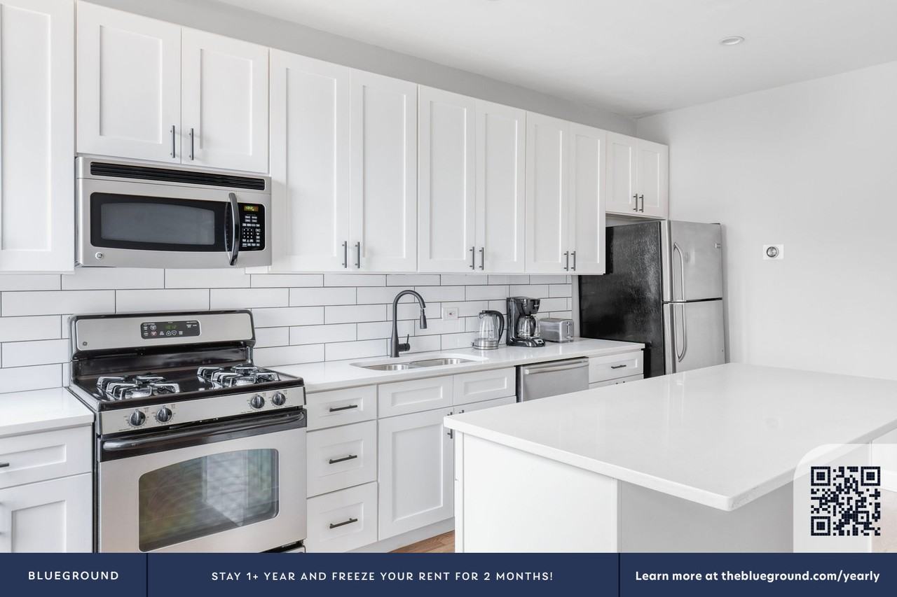 911 West School Street #944 - Photo 7 of 20