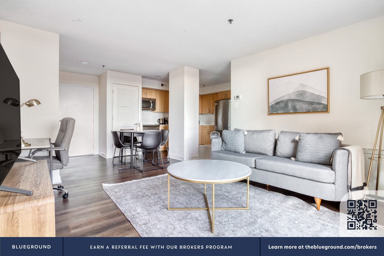 801 15th Street South - Photo 4 of 30