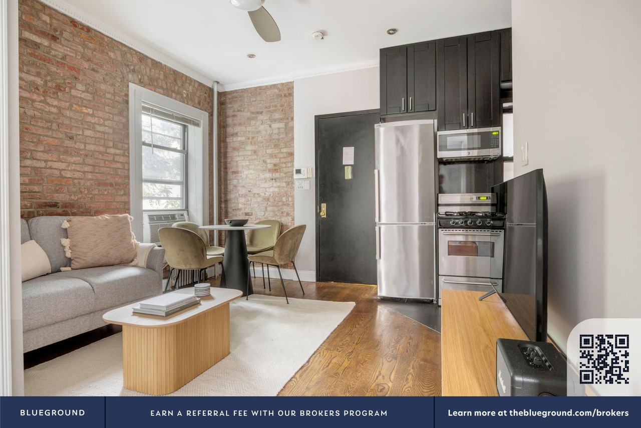 309 East 8th Street - Photo 4 of 21