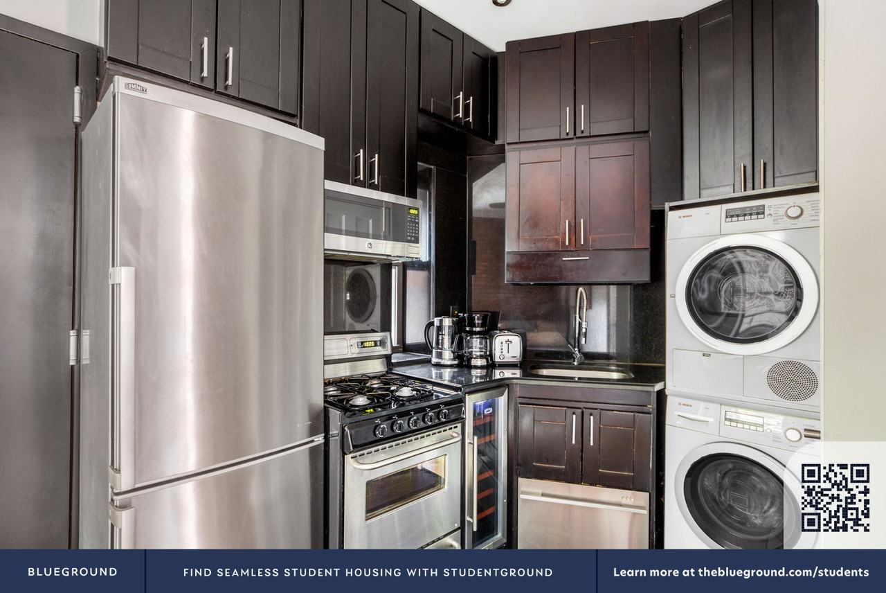 309 East 8th Street - Photo 6 of 21