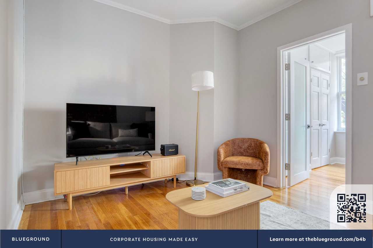 52 Barrow Street - Photo 5 of 19