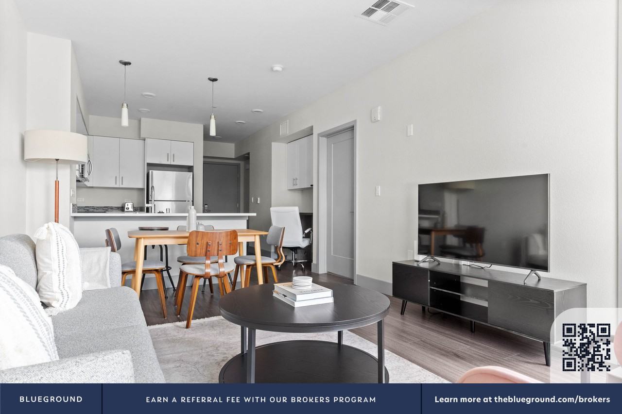 1800 Lacassie Ave #984 - Photo 5 of 38