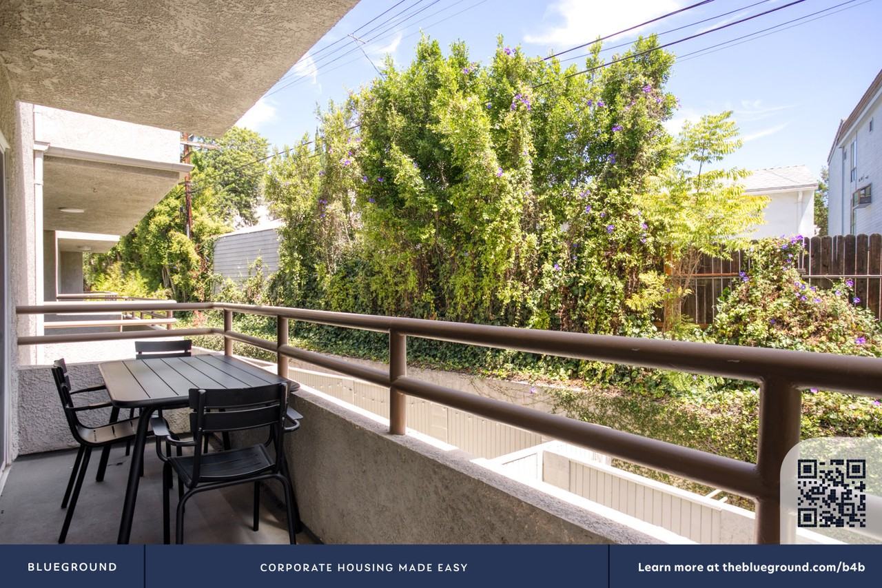 1626 Malcolm Avenue - Photo 6 of 49