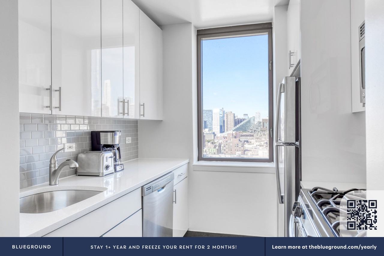 520 West 43rd Street - Photo 7 of 39