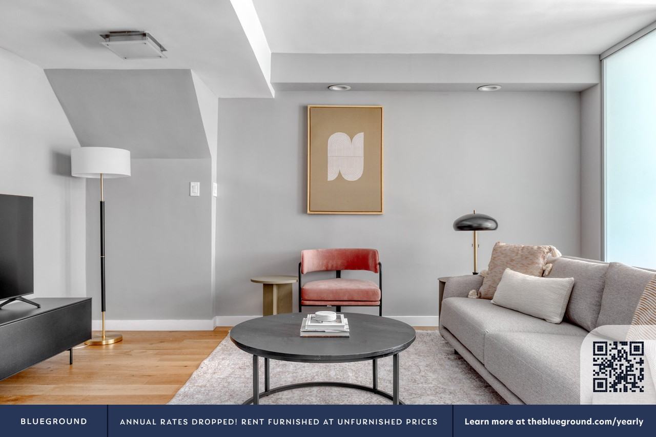 279 East 44th Street - Photo 3 of 28