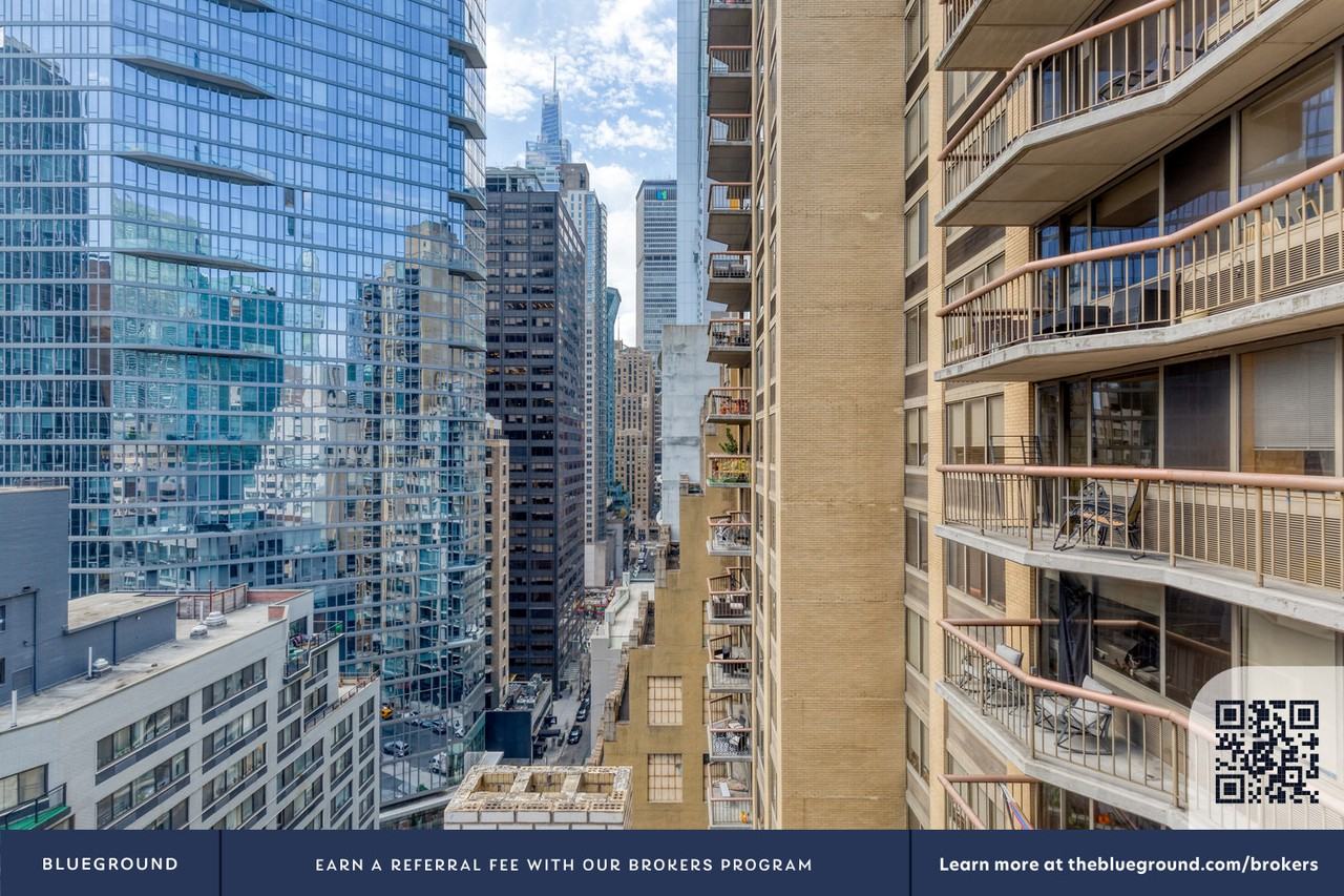 279 East 44th Street - Photo 4 of 28