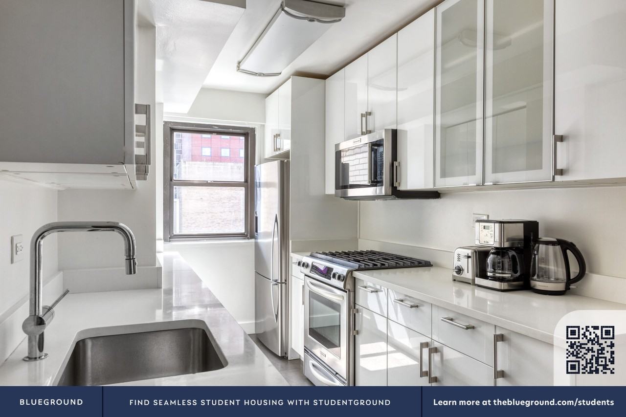 279 East 44th Street - Photo 6 of 28