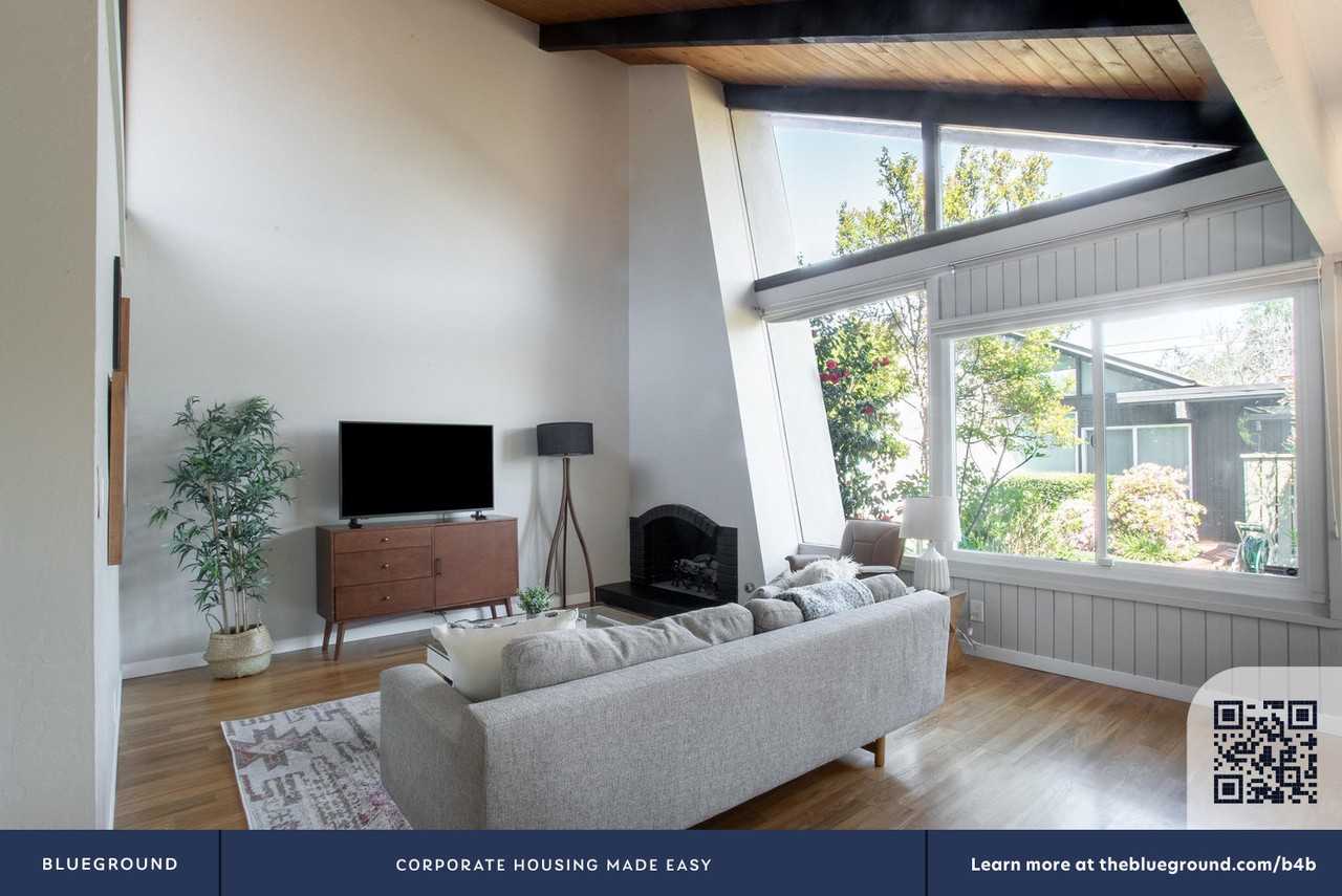 15 Cassandra Way #1607 - Photo 5 of 25