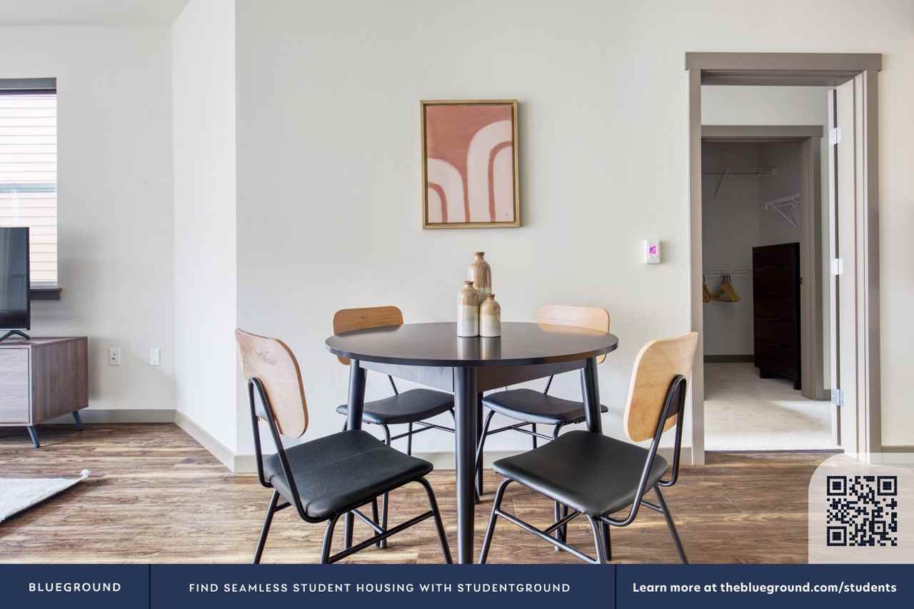 2428 Northwest Market Street - Photo 7 of 36