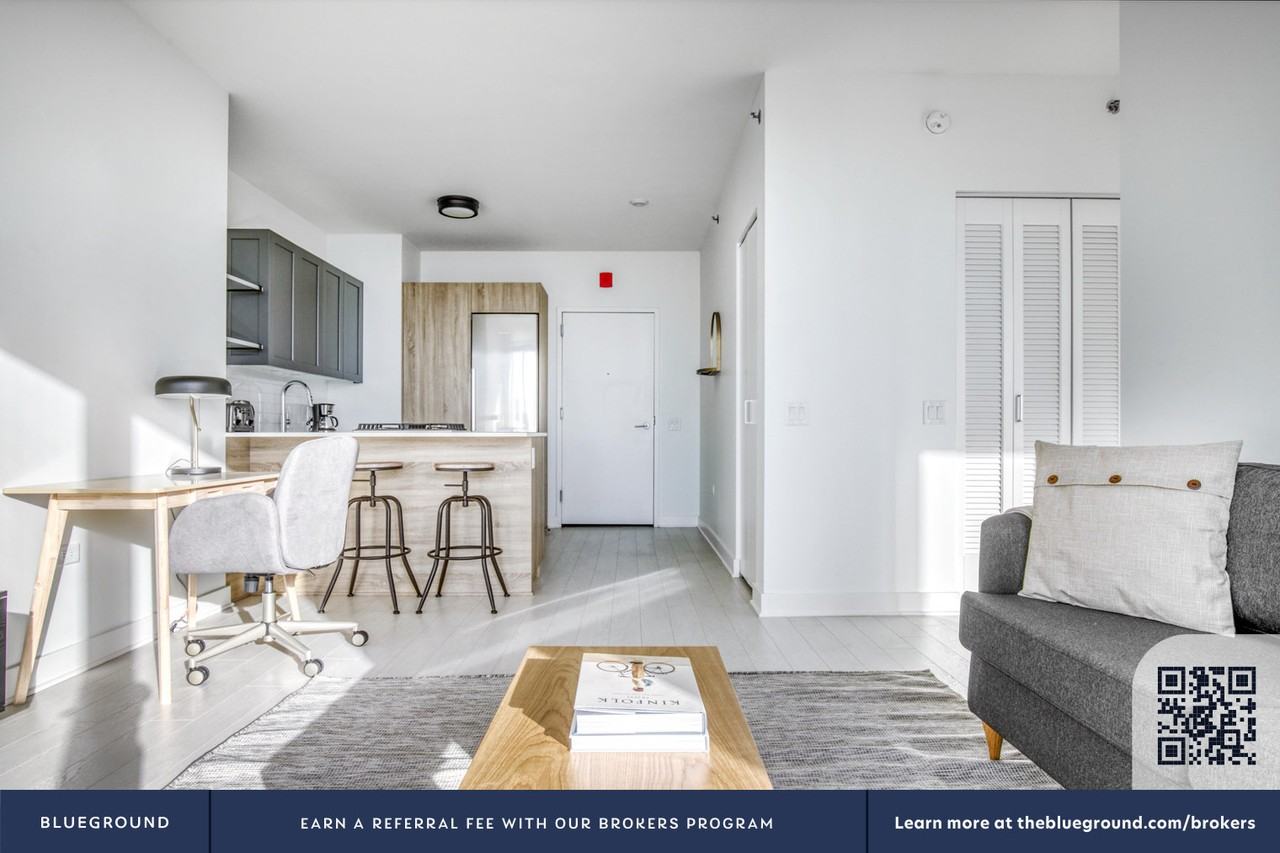 1035 West Van Buren Street - Photo 5 of 41