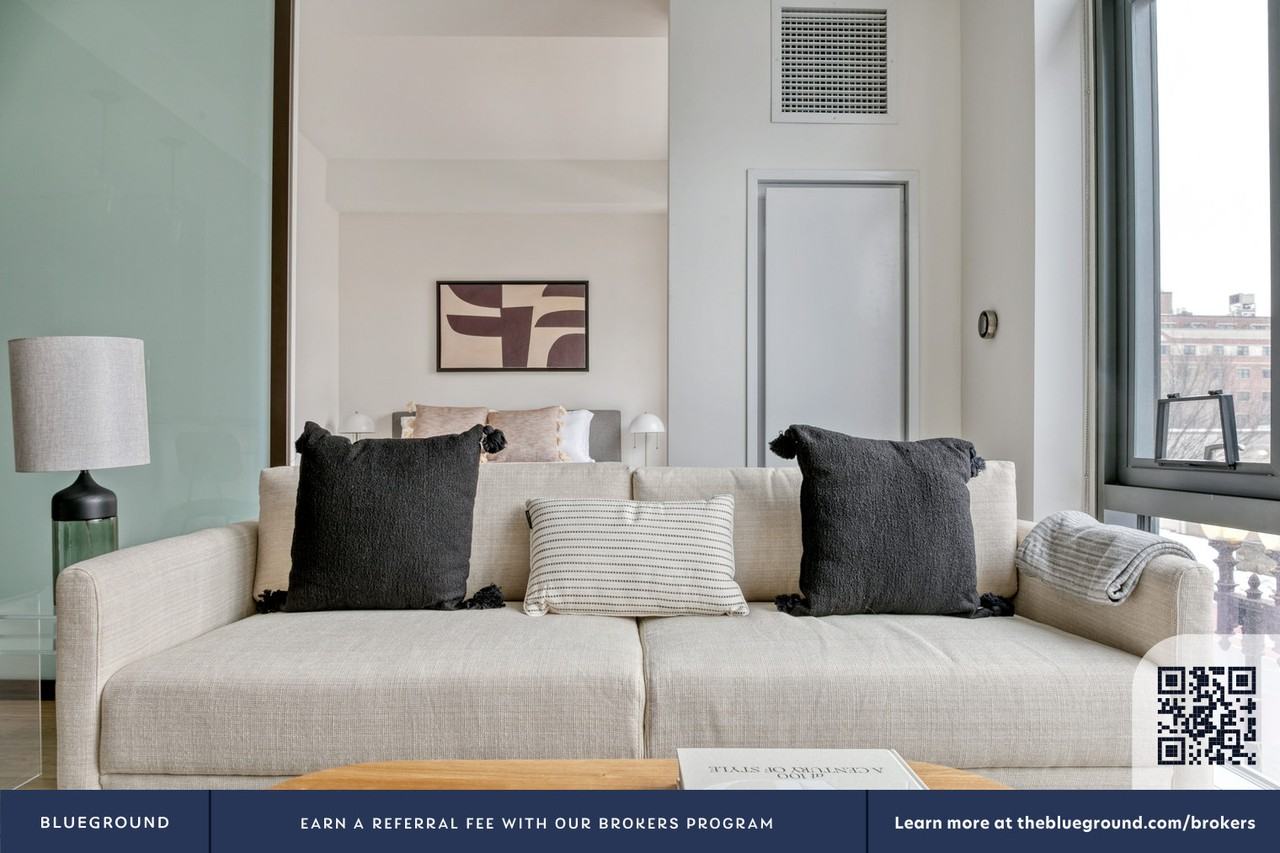 345 Harrison Avenue - Photo 5 of 34