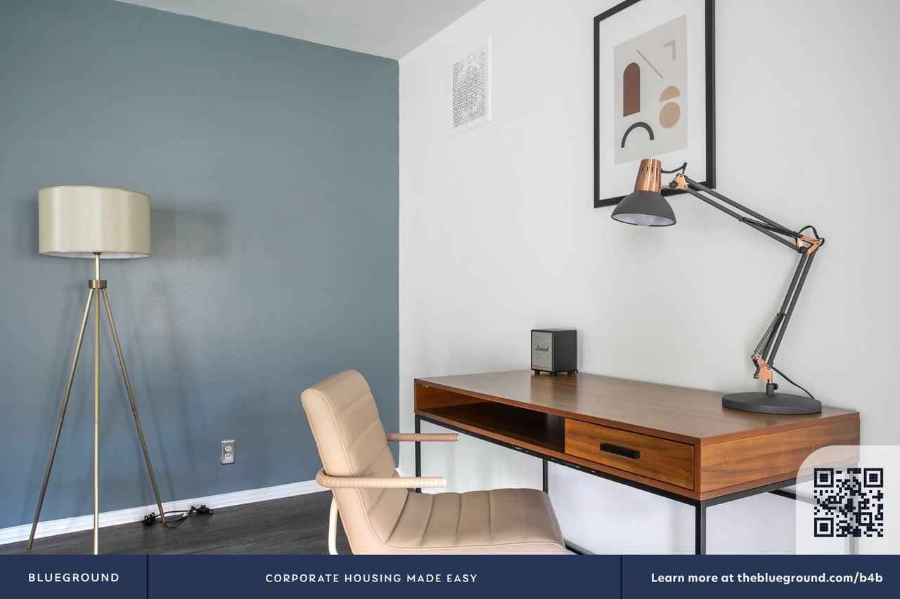 5402 W 57th St #1140 - Photo 6 of 24