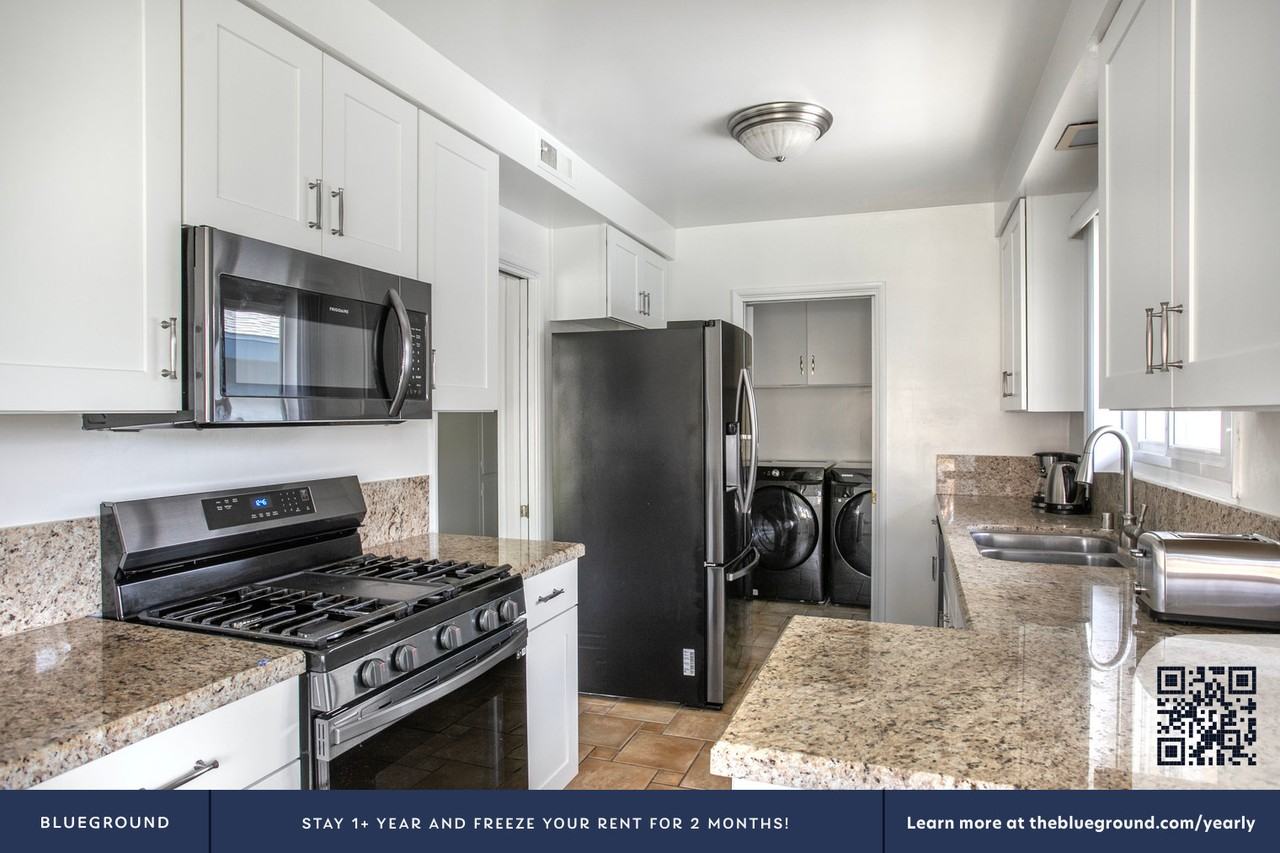 5402 W 57th St #1140 - Photo 7 of 23