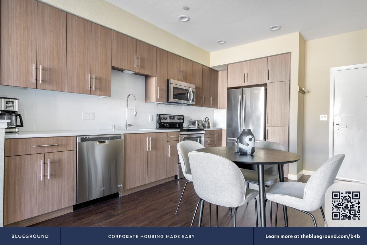 111 North Rengstorff Avenue - Photo 6 of 40