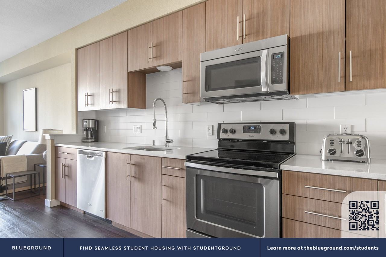 111 North Rengstorff Avenue - Photo 7 of 40