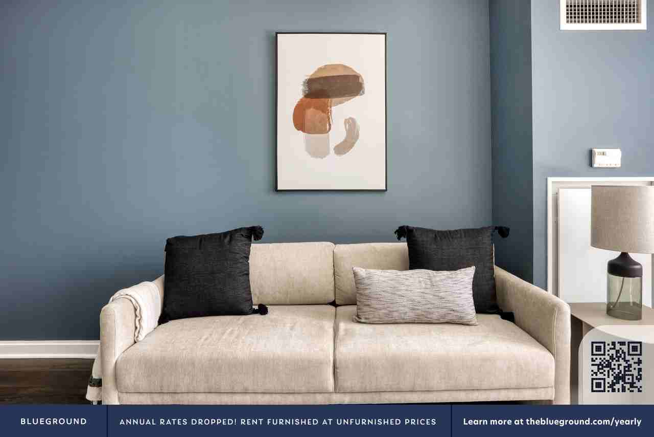 285 3rd St #717 - Photo 3 of 29