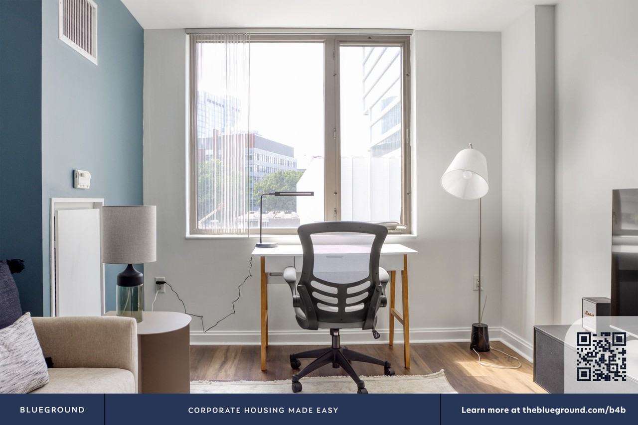 285 3rd St #717 - Photo 5 of 29