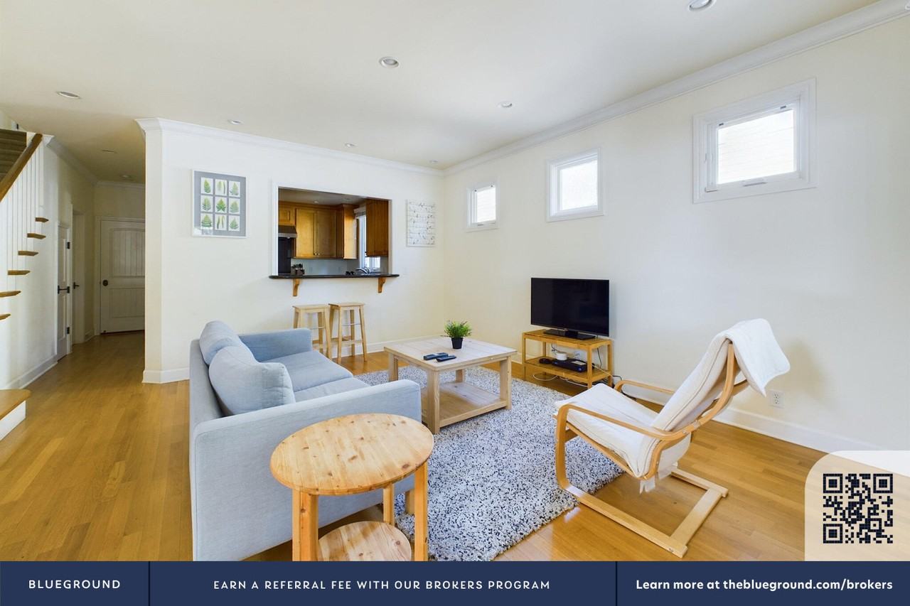 1421 San Antonio St #1513 - Photo 4 of 30