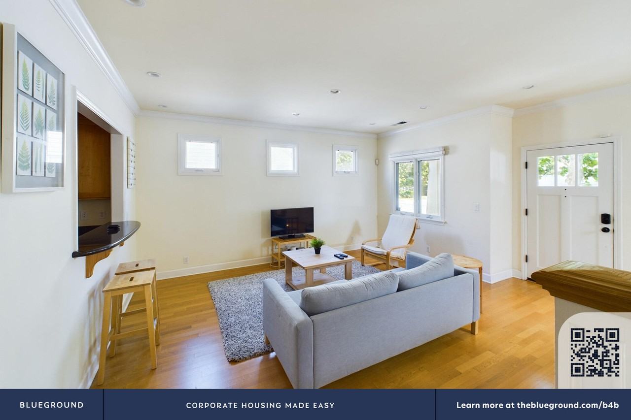 1421 San Antonio St #1513 - Photo 5 of 30