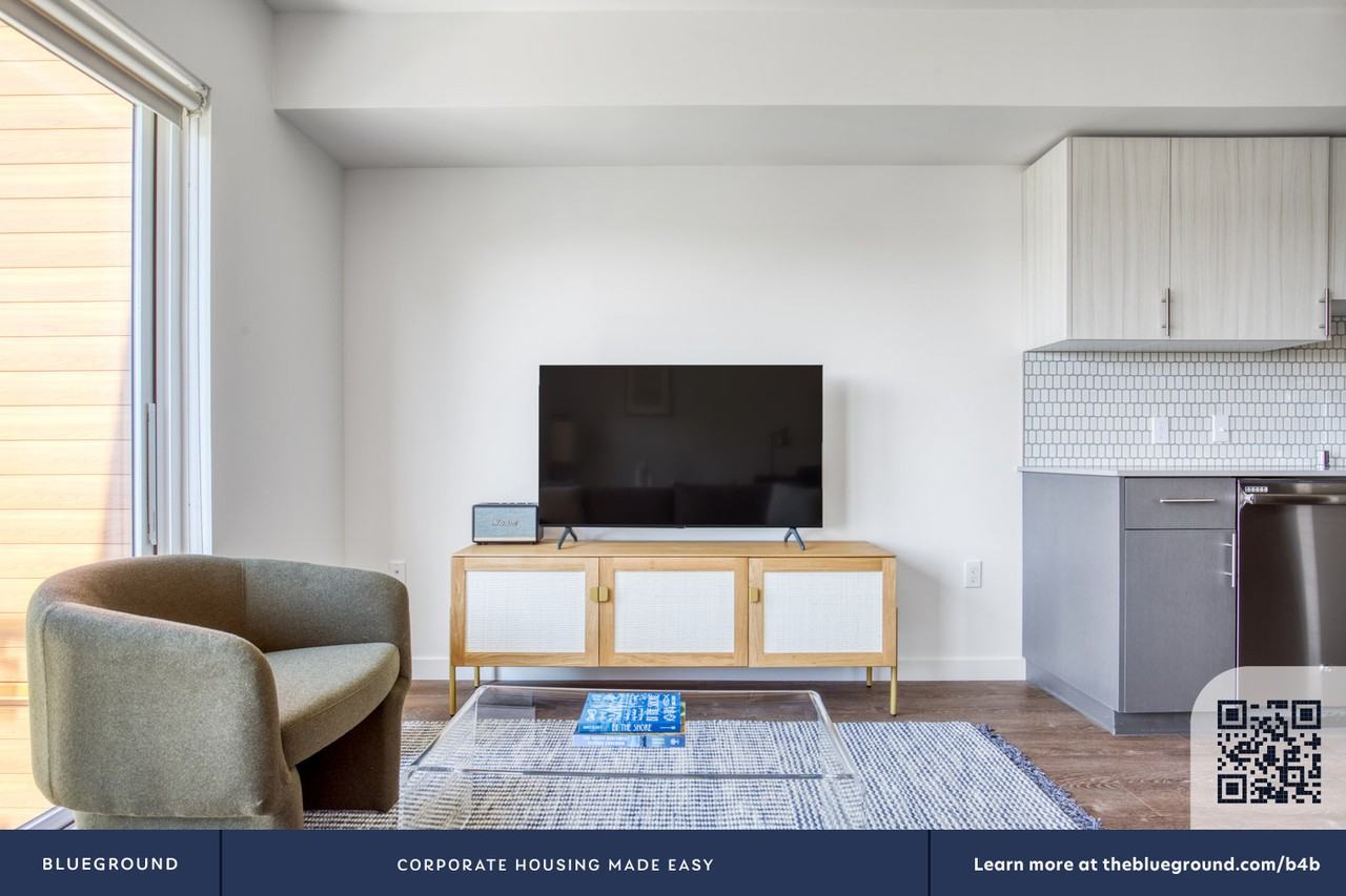 701 16th Avenue - Photo 5 of 29