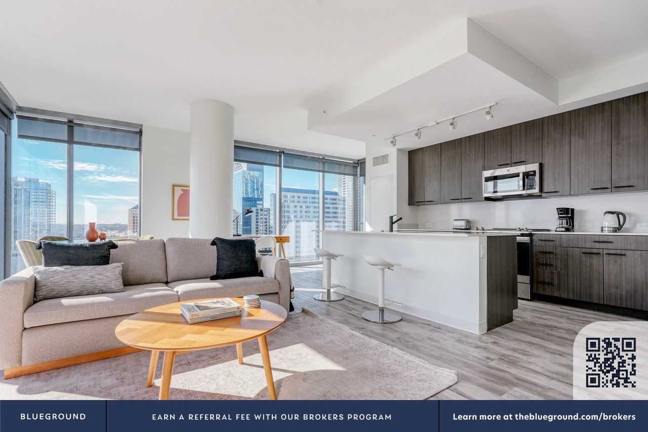 501 Brazos Street - Photo 4 of 50