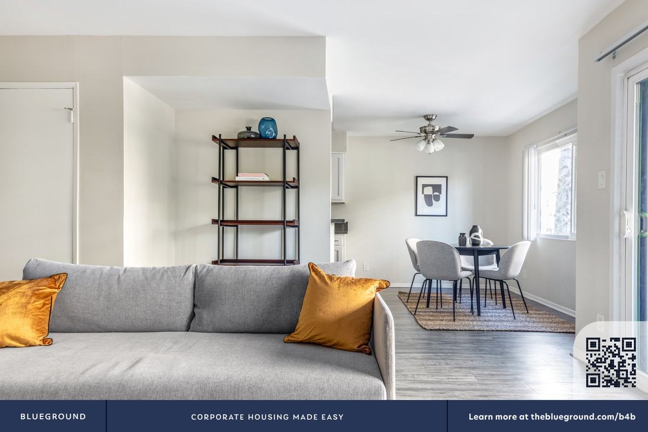 311 S Doheny Dr #380 - Photo 5 of 19