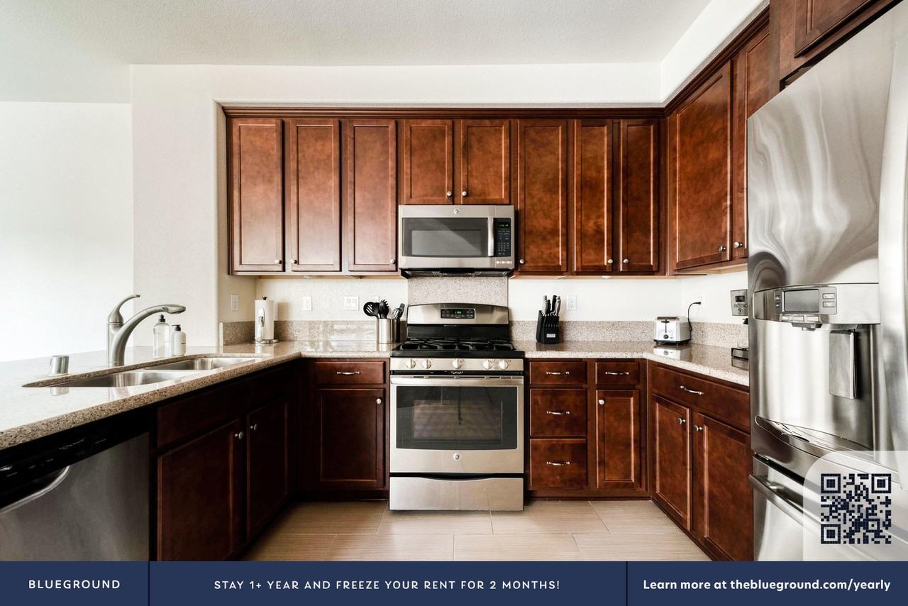 1511 Bleecker St #1558 - Photo 7 of 19