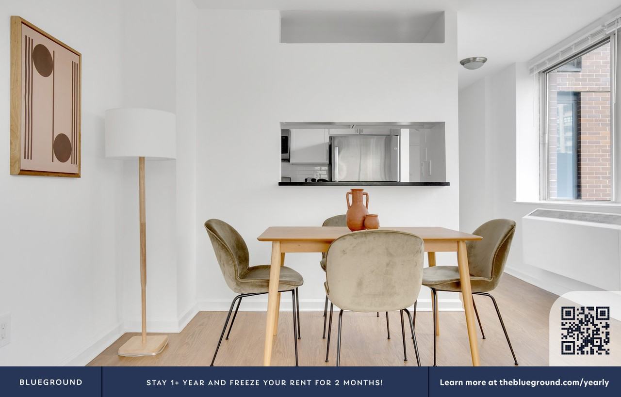 180 Riverside Boulevard - Photo 7 of 33