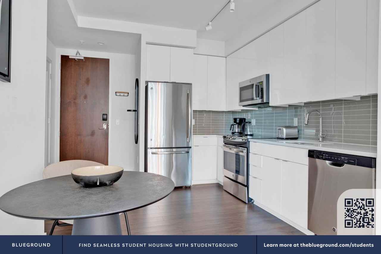 770 Maine Ave Sw #563 - Photo 7 of 34