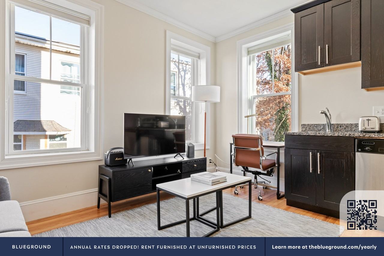 91 Perkins St #802 - Photo 3 of 17