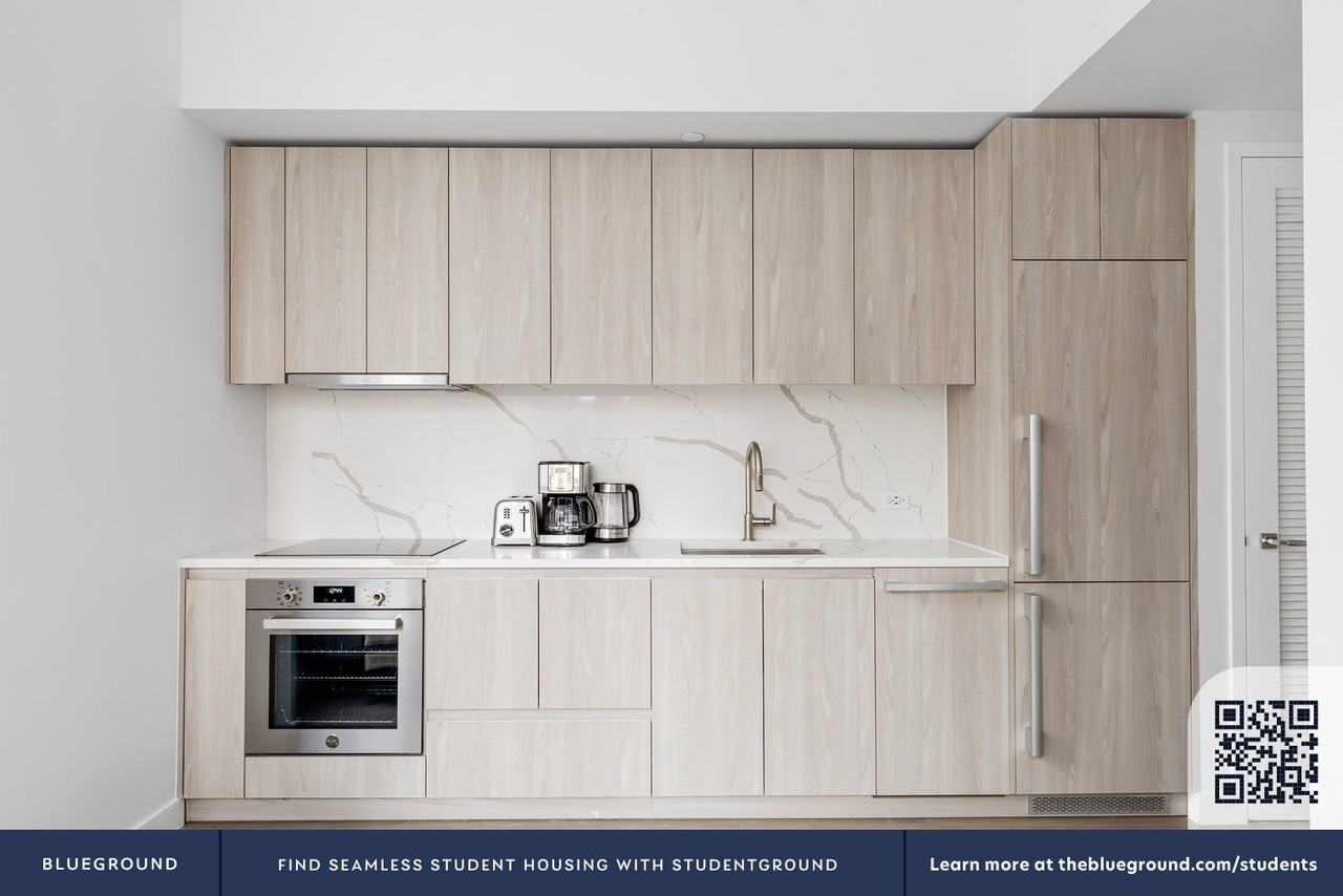 200 East 23rd Street - Photo 6 of 35