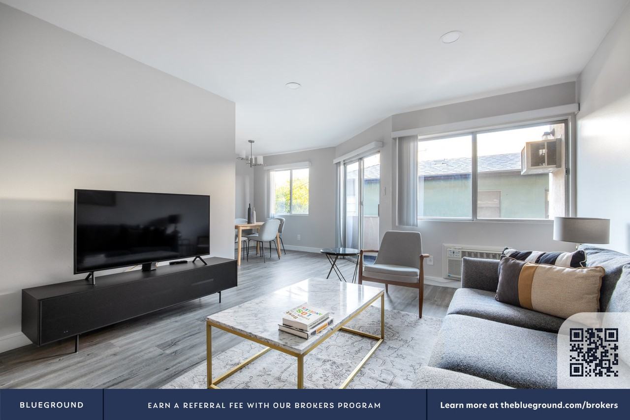 311 South Doheny Drive - Photo 5 of 51