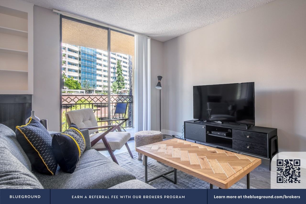 535 Gayley Ave #192 - Photo 4 of 24