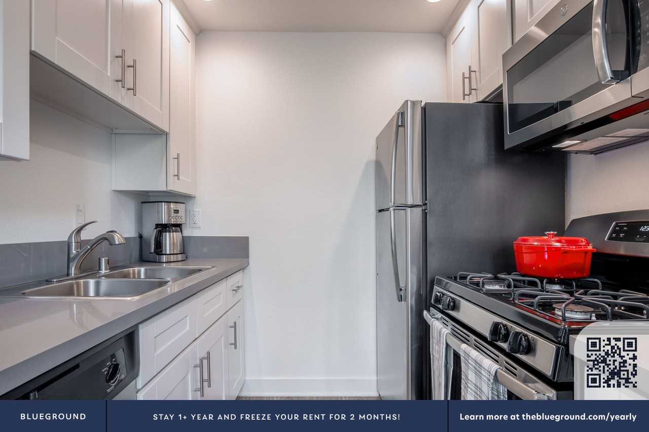 535 Gayley Ave #192 - Photo 7 of 24