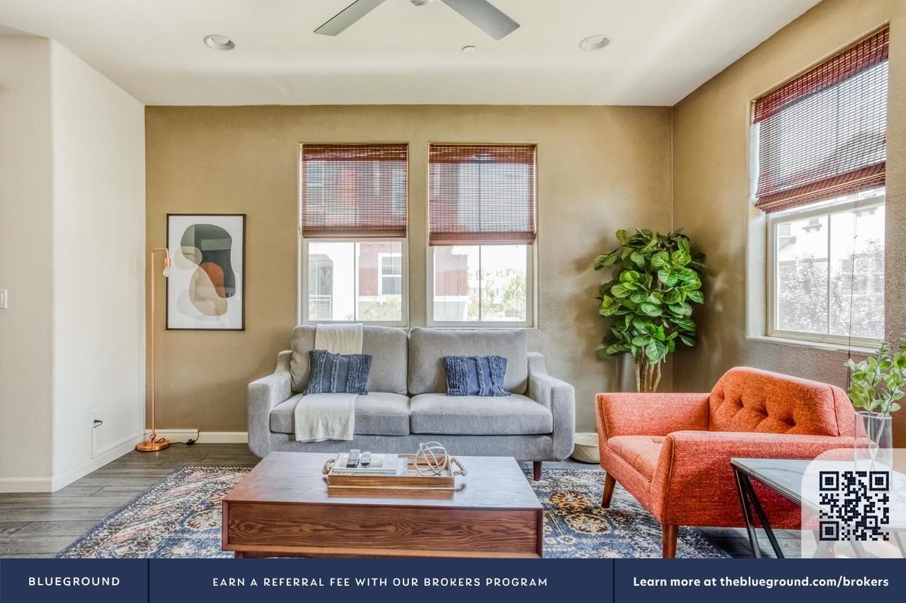 2073 Kiwi Walkway #1673 - Photo 4 of 22