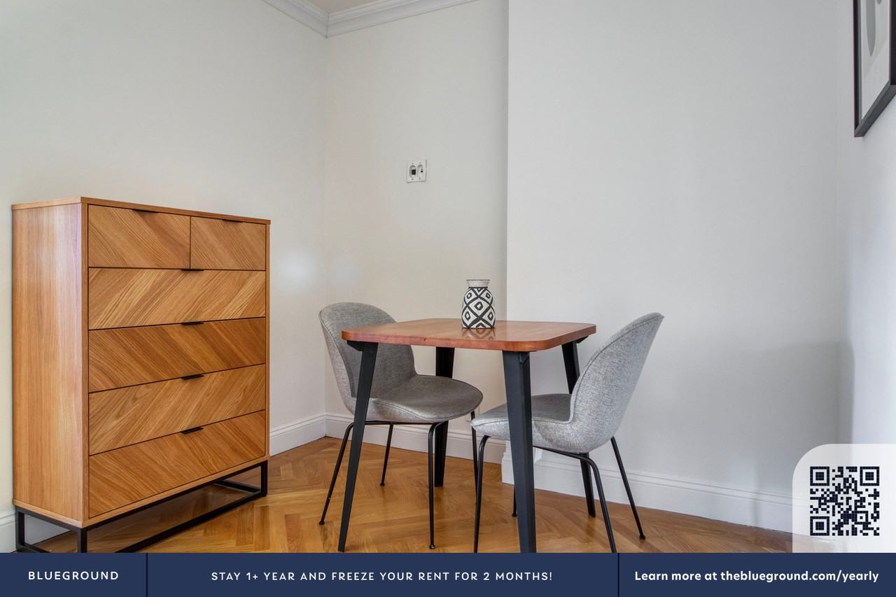 305 East 86th Street - Photo 7 of 28