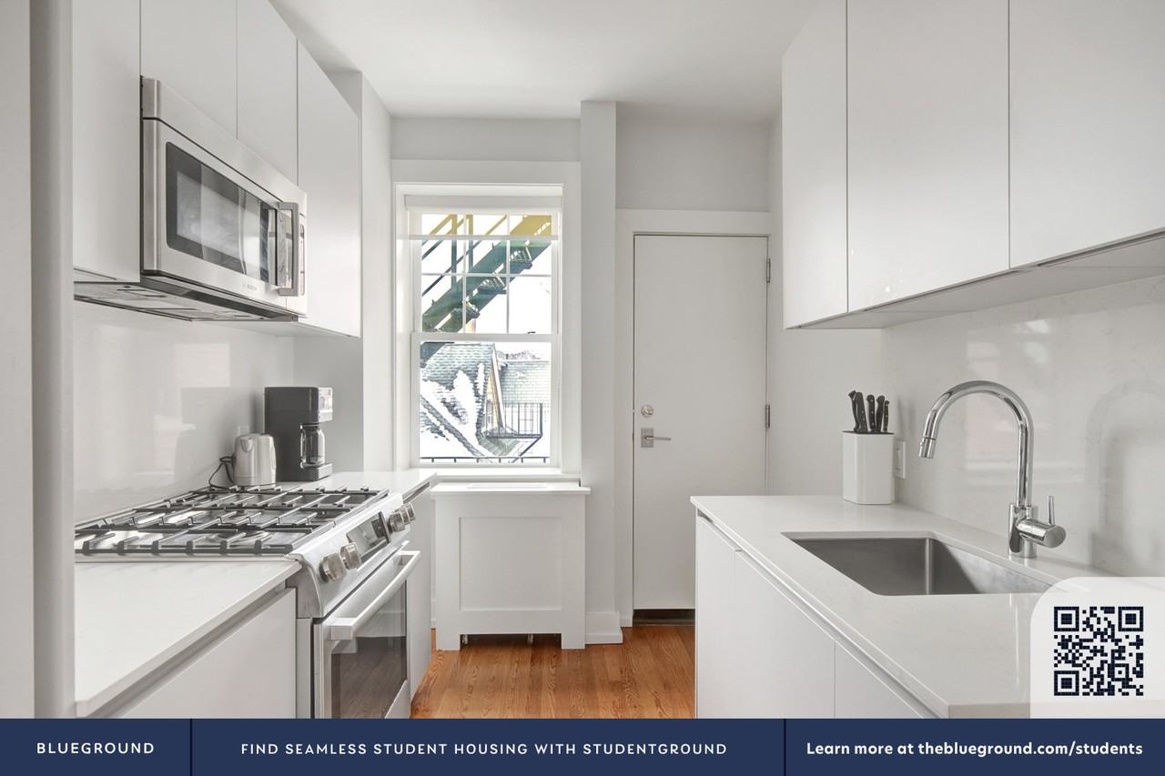 17 Forest Street - Photo 7 of 33