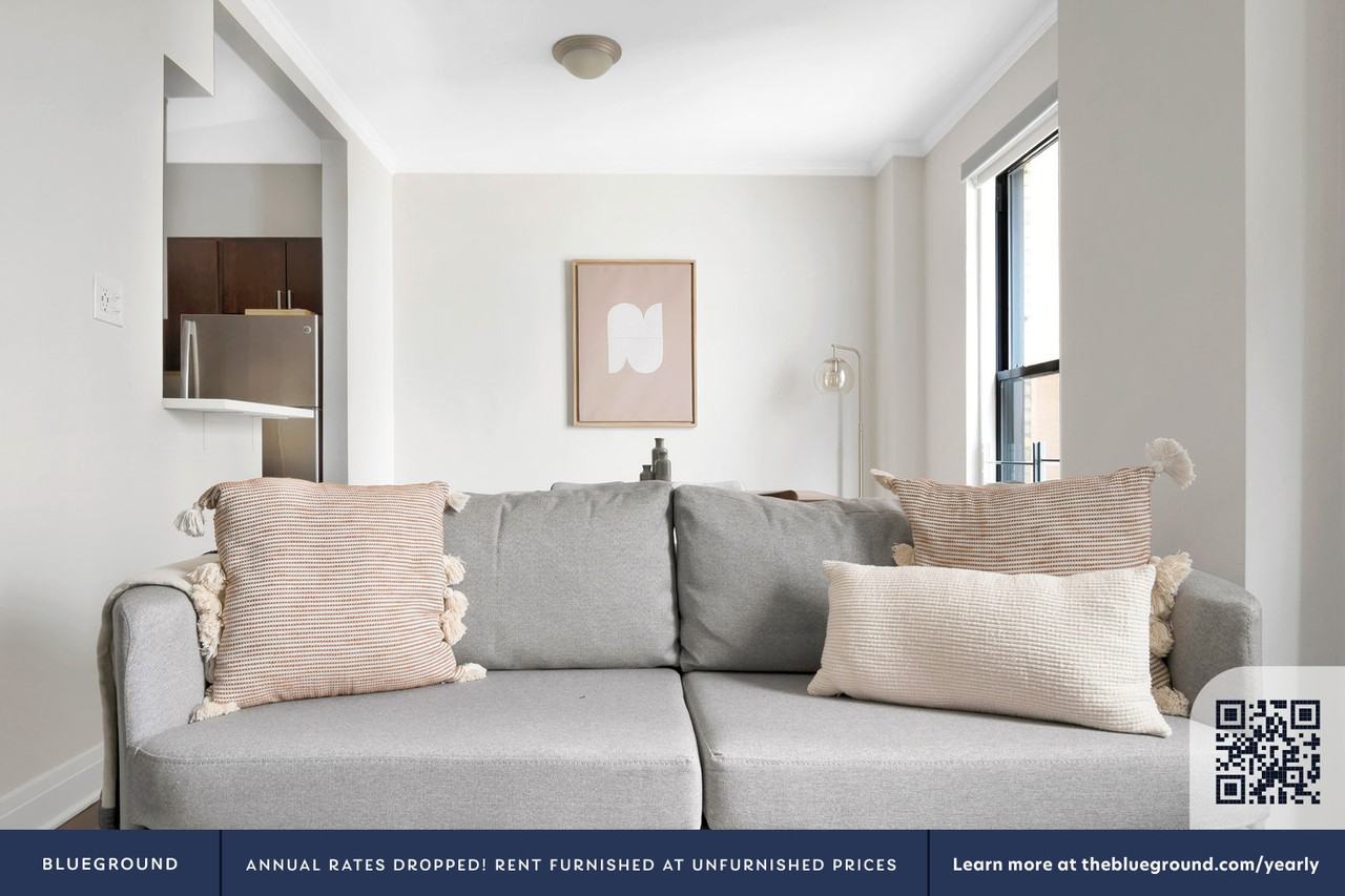 200 East Chestnut Street - Photo 3 of 34