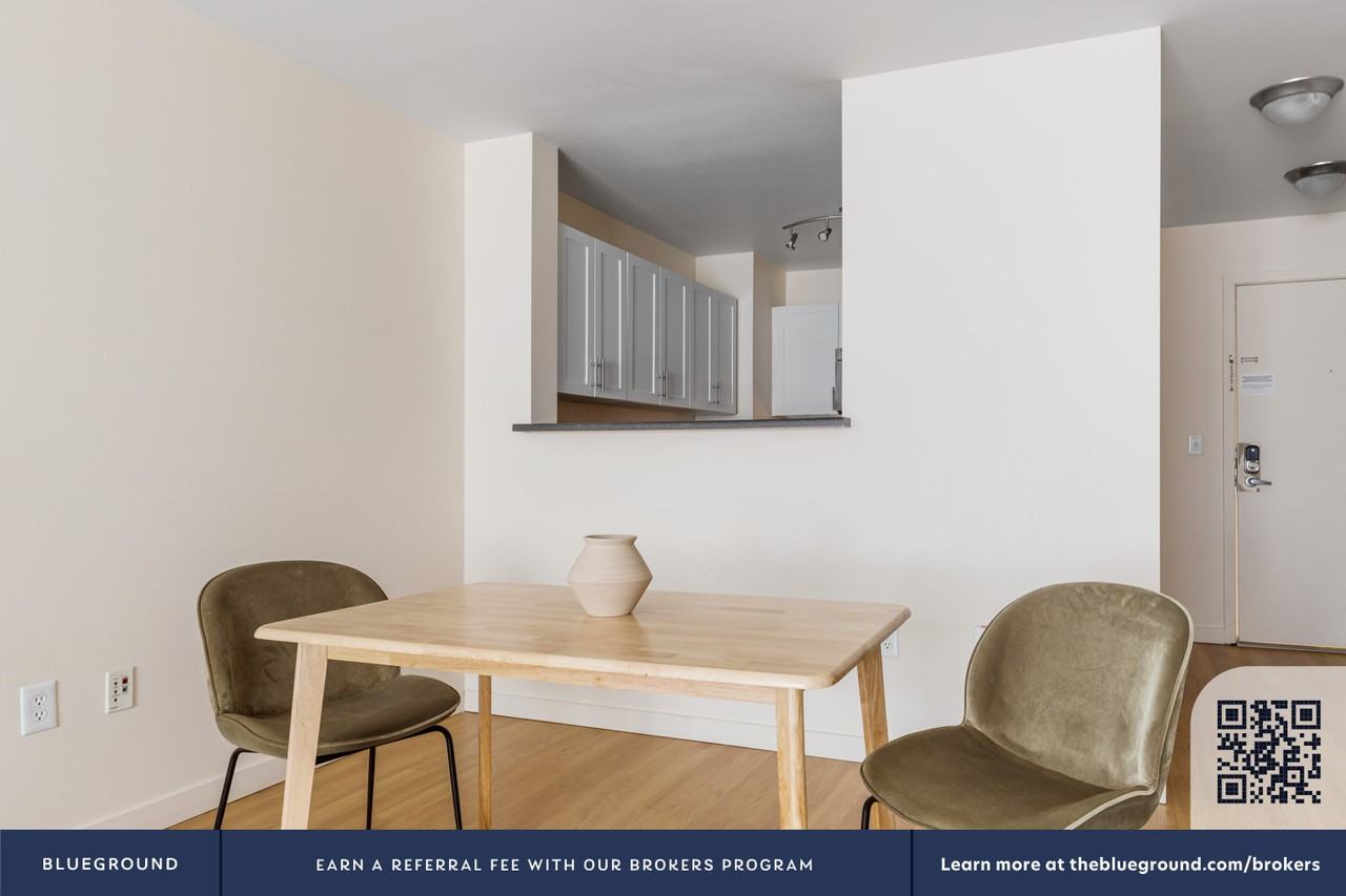 938 110th Avenue Northeast #373 - Photo 5 of 29