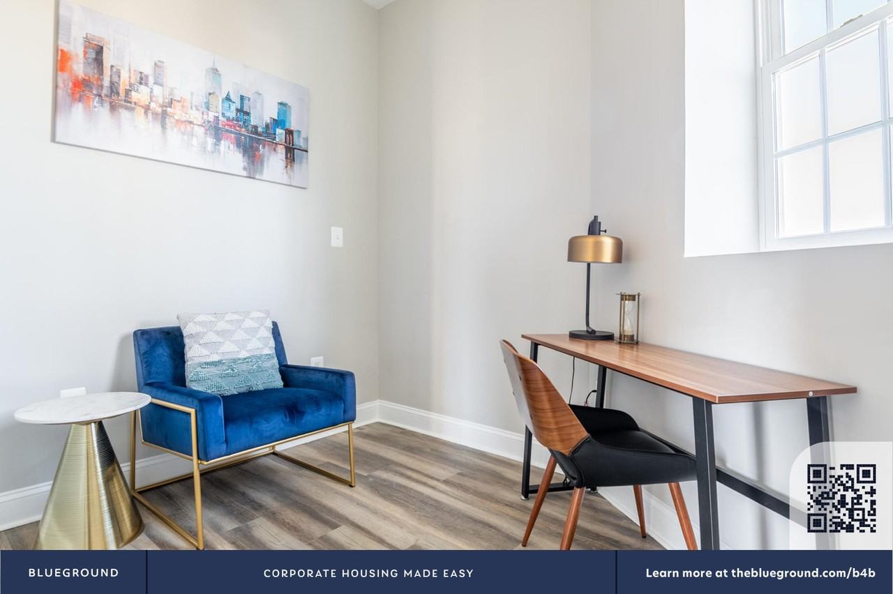 133 7th Street Southeast - Photo 5 of 19