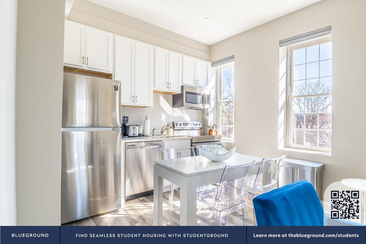 133 7th Street Southeast - Photo 6 of 19