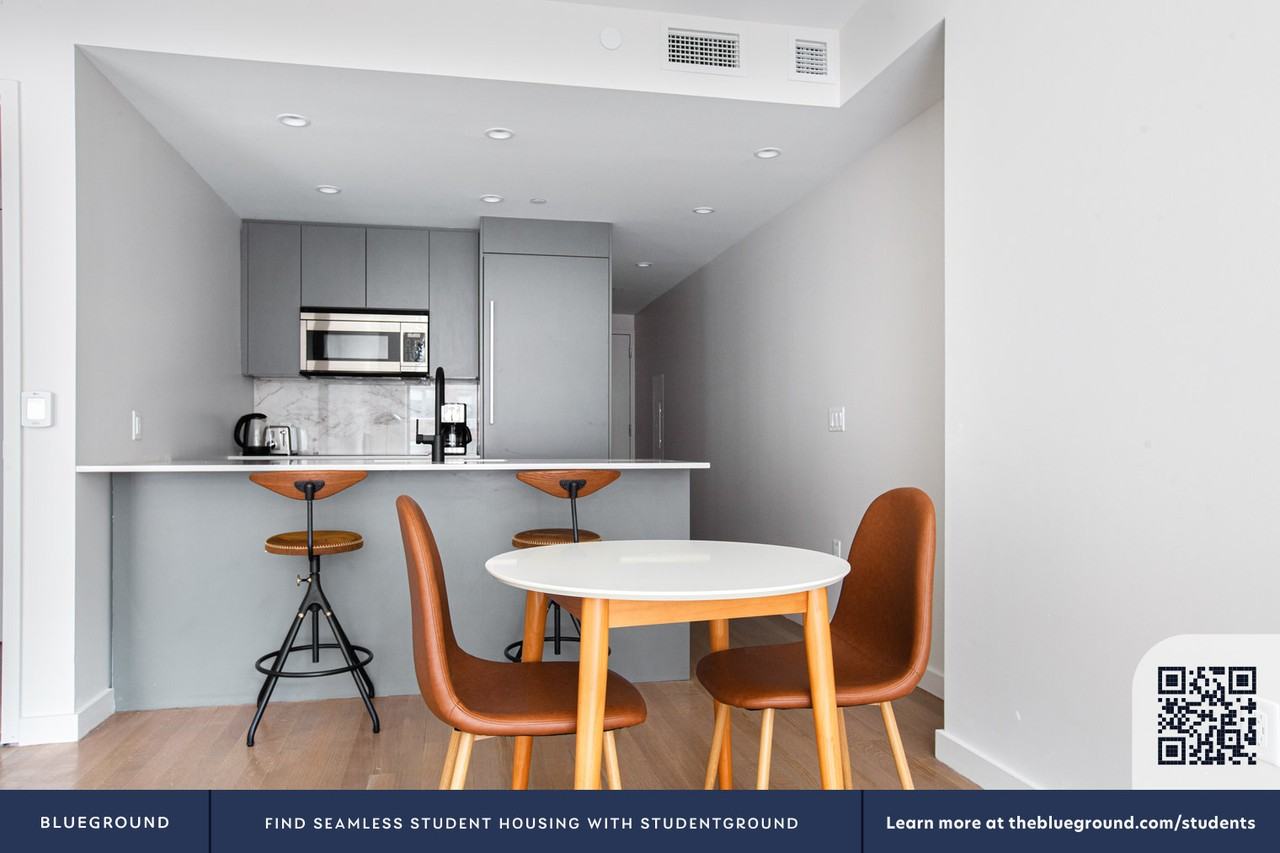 515 E 86th St #589 - Photo 7 of 34