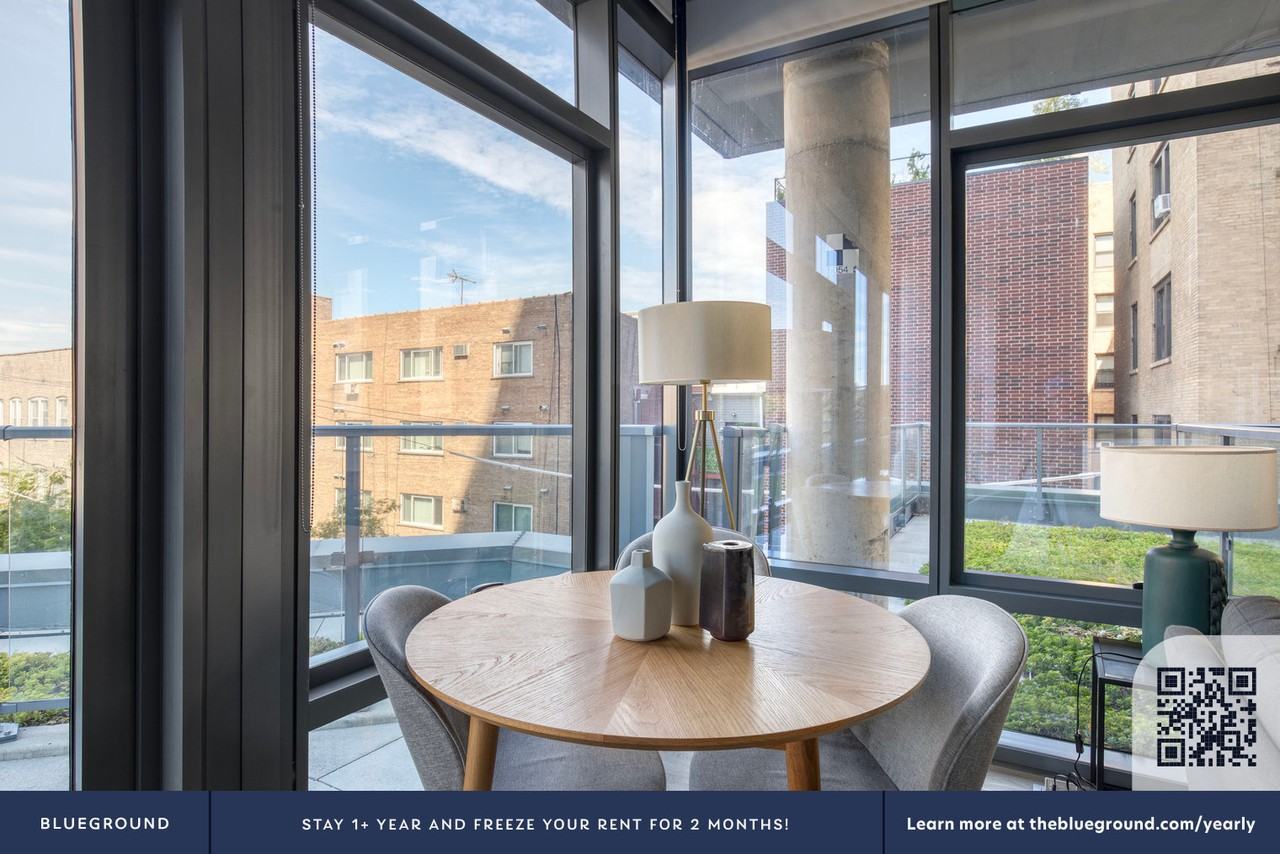 450 West Belmont Avenue - Photo 7 of 42