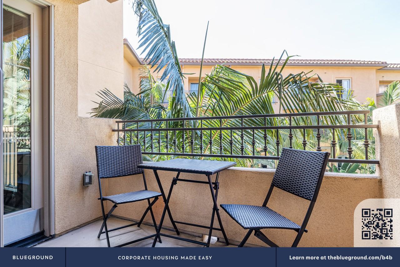 7270 W Manchester Ave #412 - Photo 5 of 35