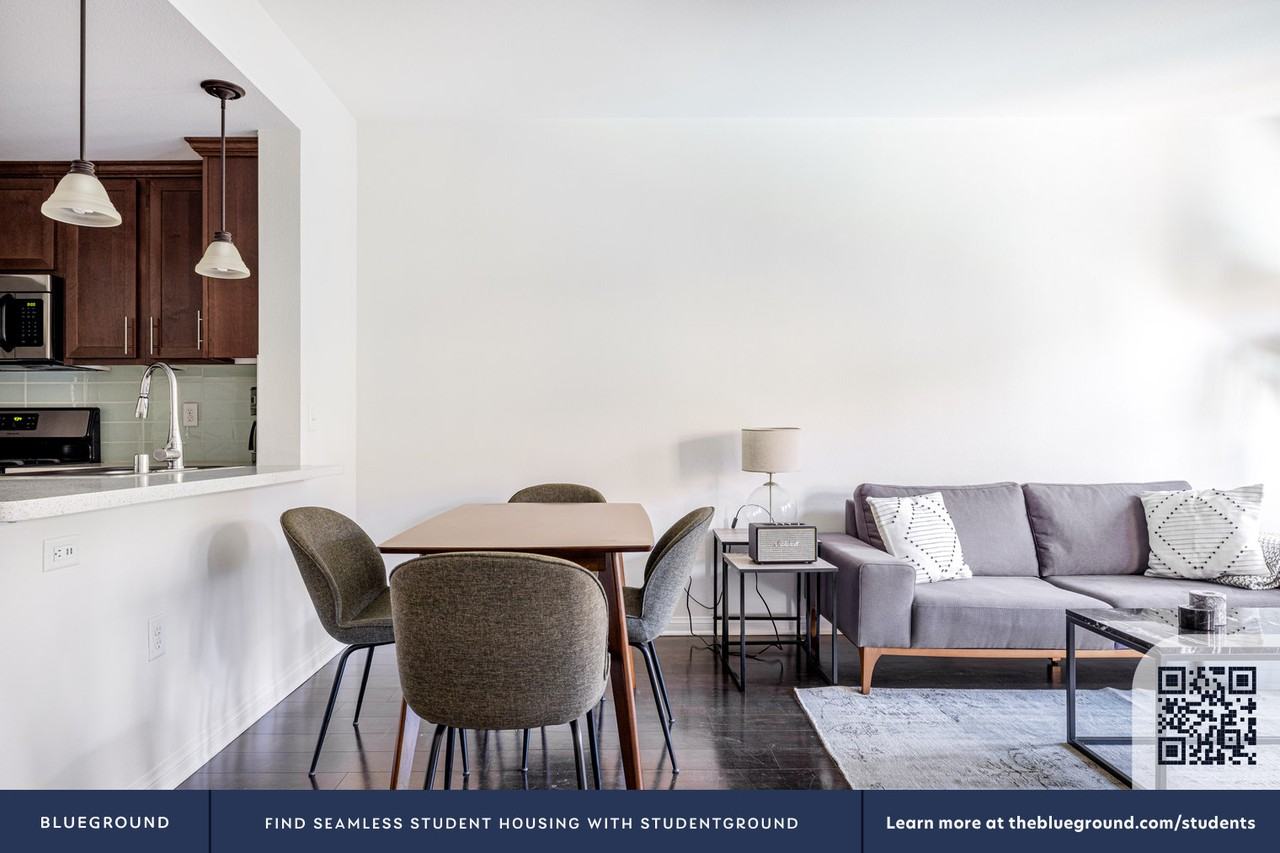 7270 W Manchester Ave #412 - Photo 6 of 35