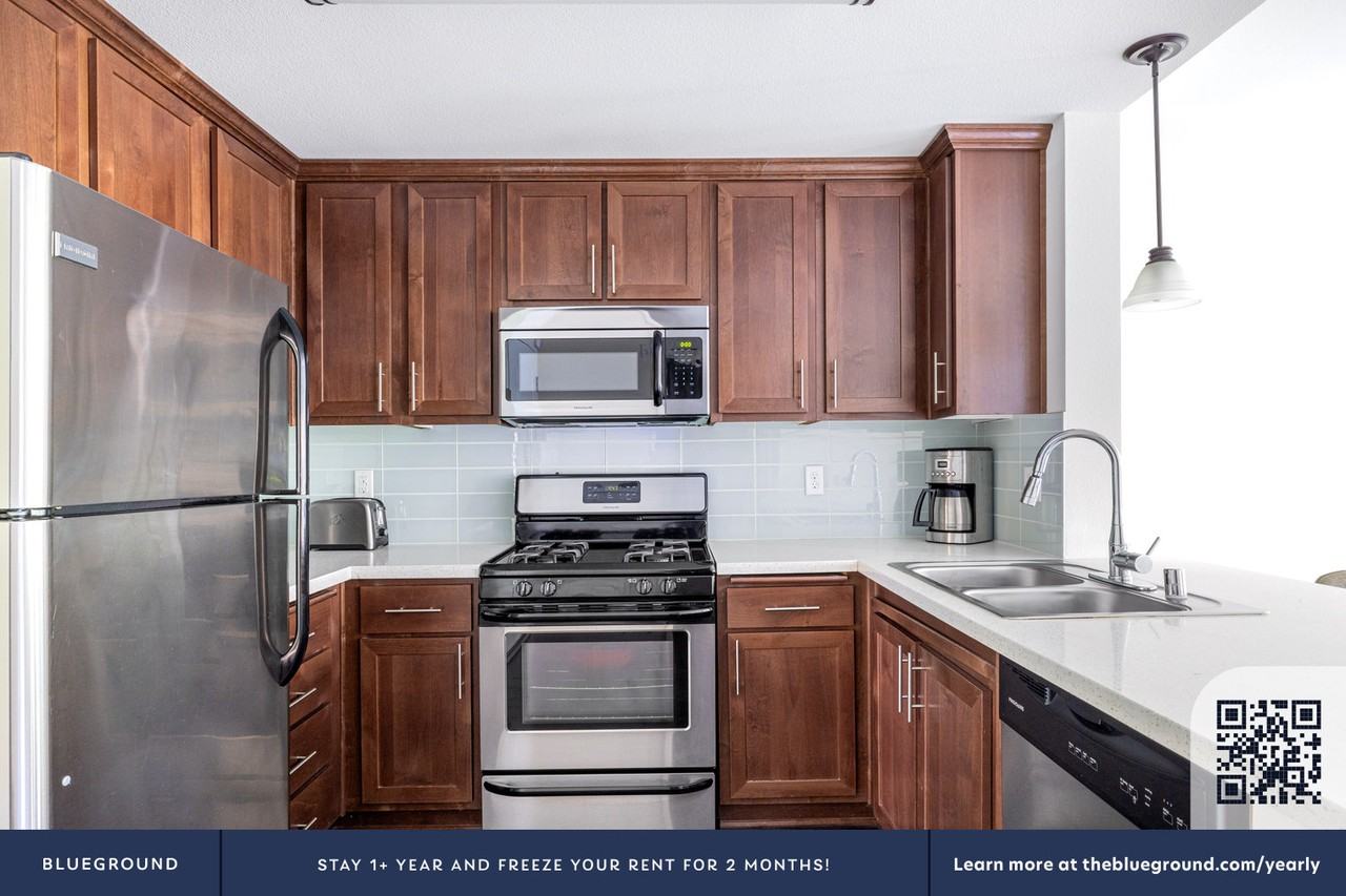 7270 W Manchester Ave #412 - Photo 7 of 35